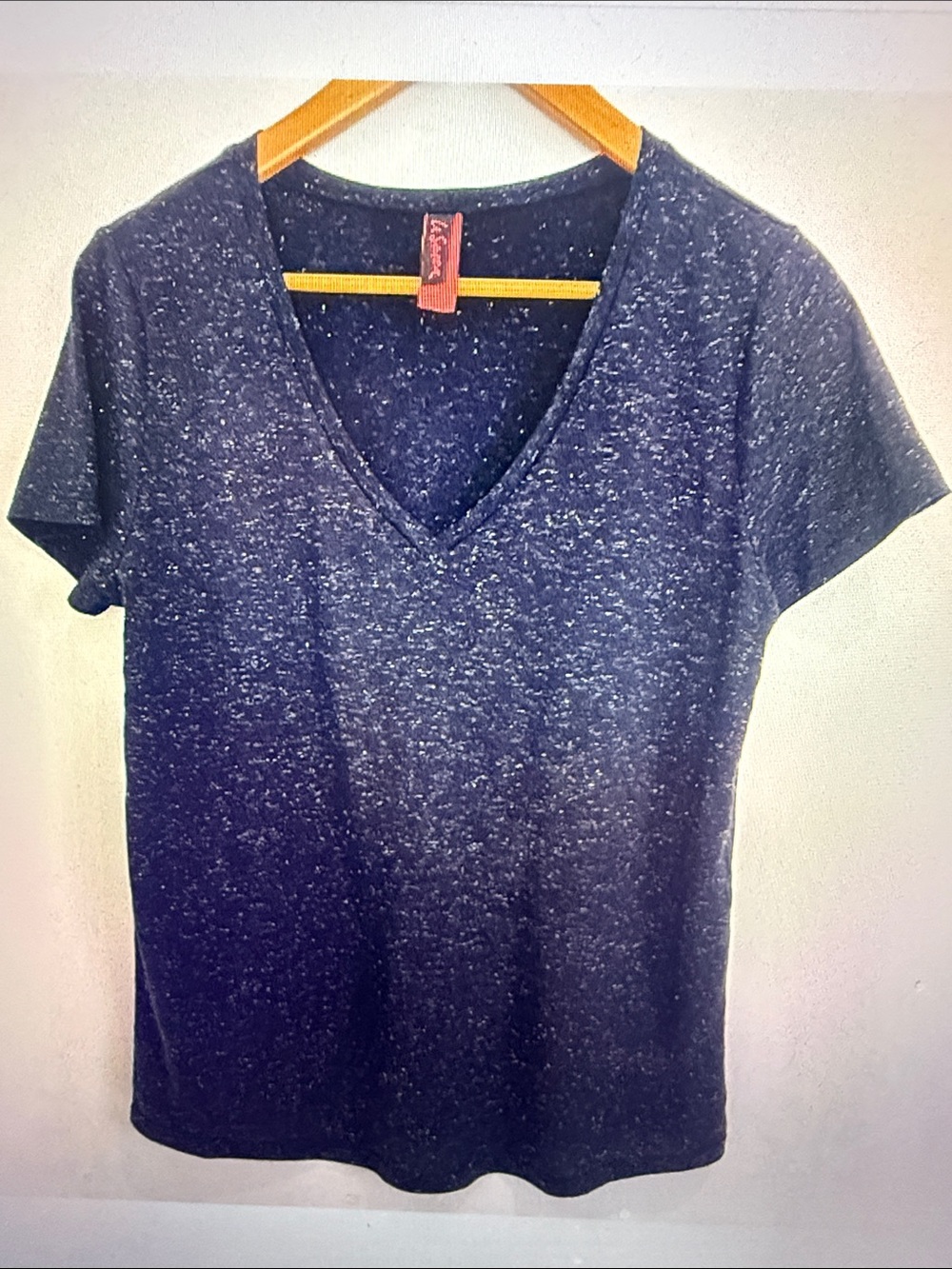 La SENZA Woman Black Christmas Sparkle Short Sleeve V Neck T Shirt Size L NWOT